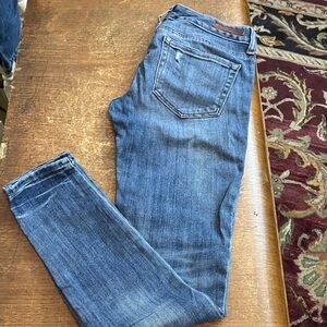Express Jeans – White/Washed Blue Distressed Skinny, Size 0 fits 25